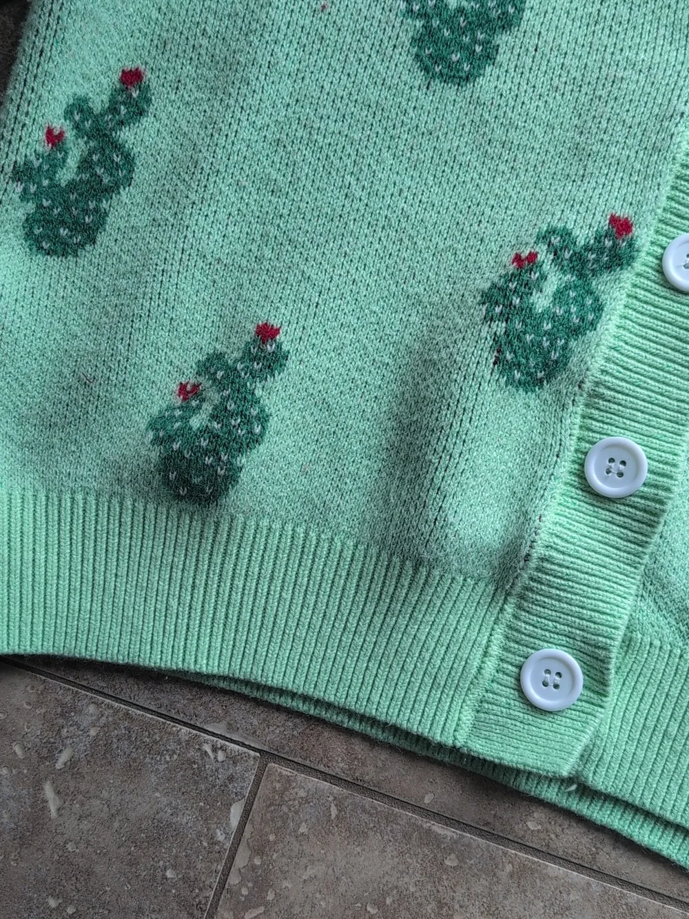 Green cactus cardigan - Picture 6 of 12